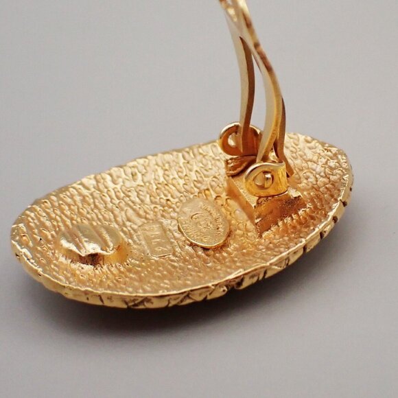 CHANEL CC Logo Oval Button Earrings 29 Clip-On Gold GHW France Vintage - Picture 7 of 13